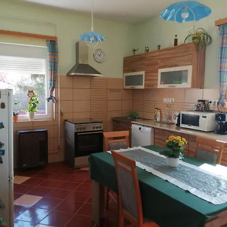 Apartamento Erzsébet Apartman